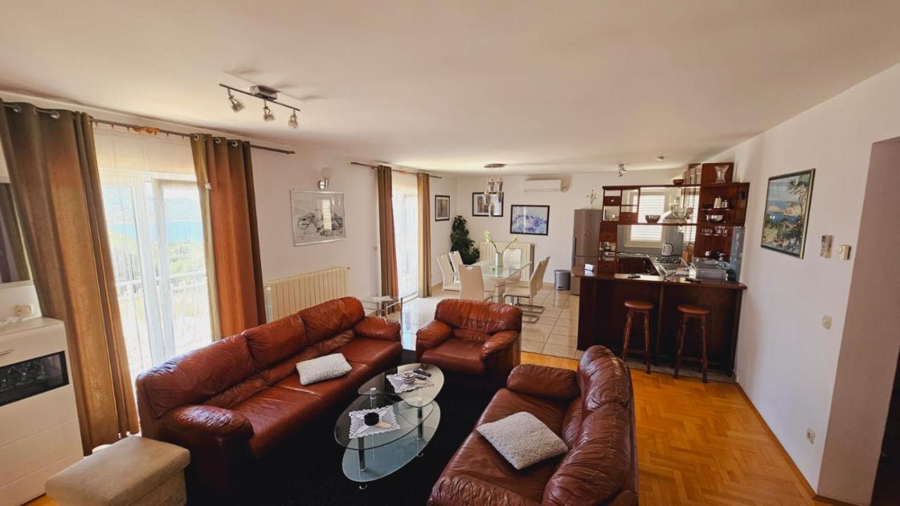 Apartment House Berry Primosten Bagian luar foto