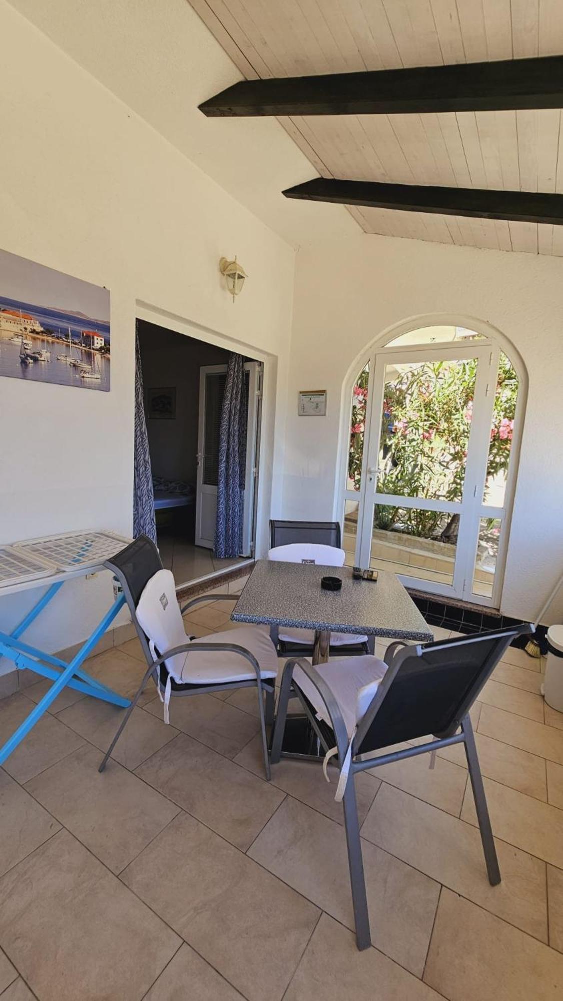 Apartment House Berry Primosten Bagian luar foto