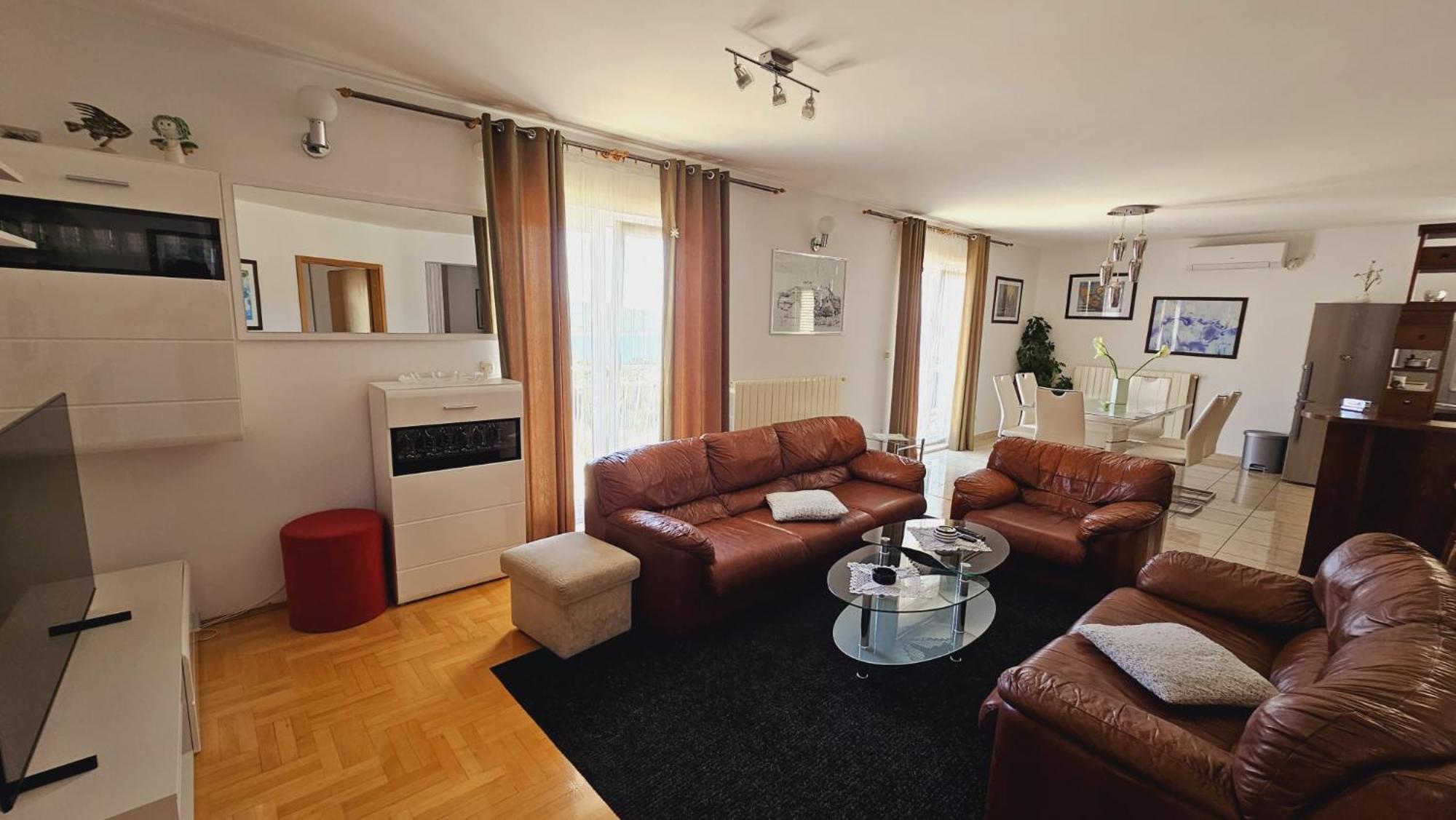 Apartment House Berry Primosten Bagian luar foto