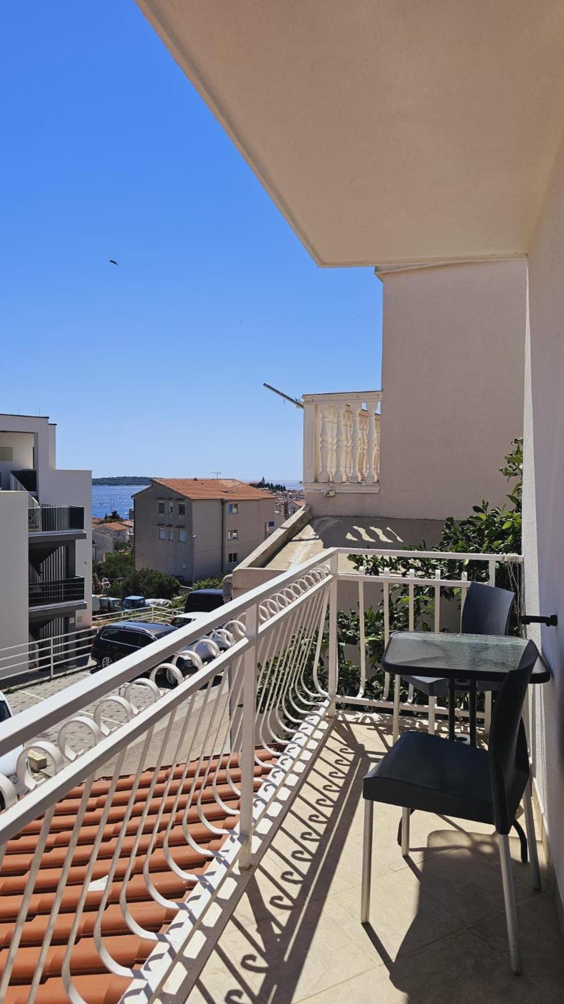 Apartment House Berry Primosten Bagian luar foto