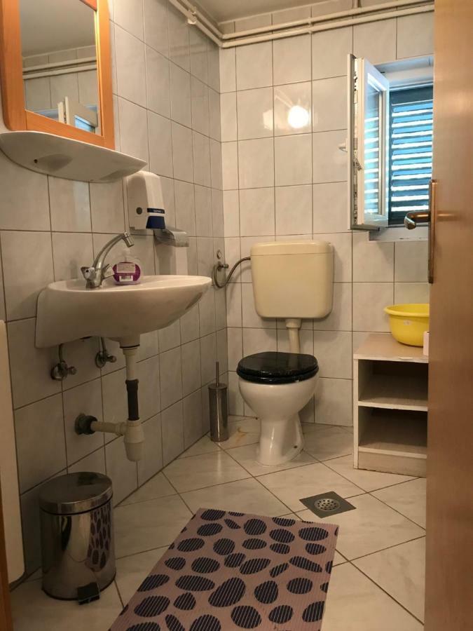 Apartment House Berry Primosten Bagian luar foto