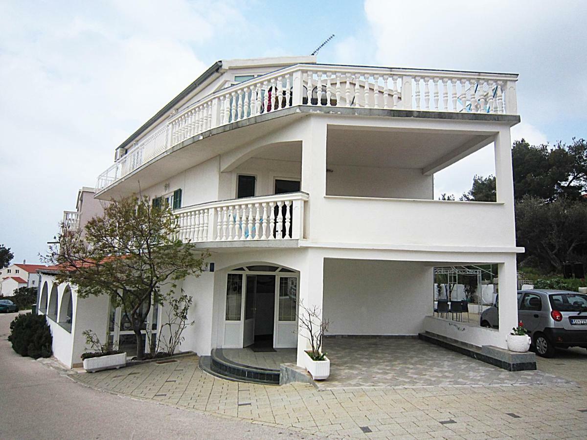 Apartment House Berry Primosten Bagian luar foto