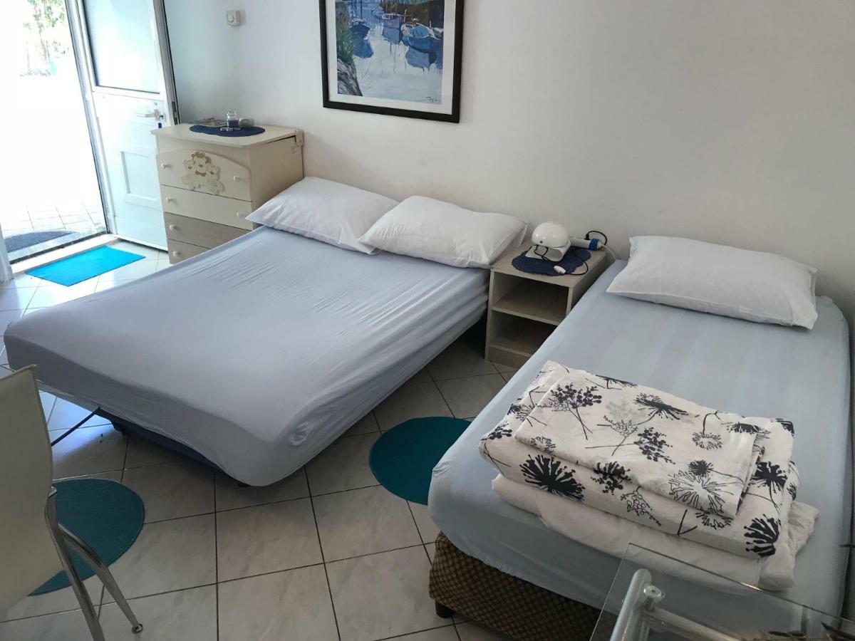 Apartment House Berry Primosten Bagian luar foto